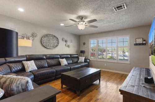 1154 Tamarack Dr, Lodi CA  95240-5535 exterior