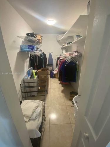 6930 186th St, Hialeah FL  33015-3200 exterior