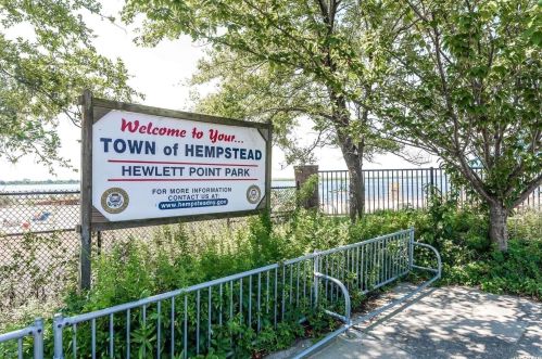 13 Barnstable Rd, East Rockaway NY  11518-2403 exterior