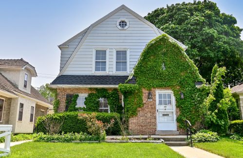 8009 Portland Ave, Milwaukee WI  53213-3161 exterior