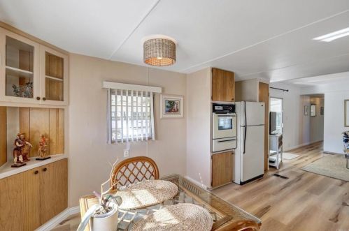 66 Hummingbird Ln, Oceanside CA  92057-6450 exterior