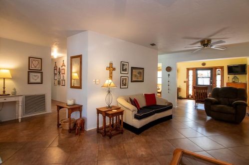 4291 Cherry St, Saint Petersburg FL  33703-5033 exterior