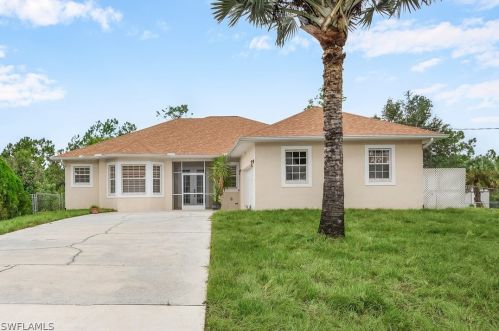 1417 5th Ave, Lehigh Acres, FL 33972-1525