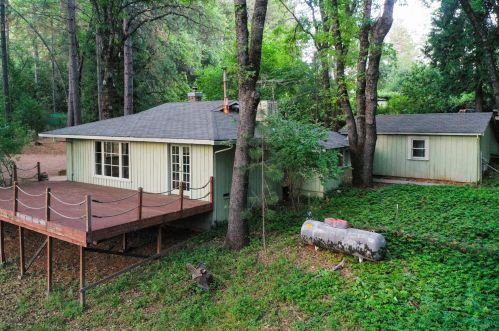 14682 Meadow Dr, Grass Valley, CA 95945-9070