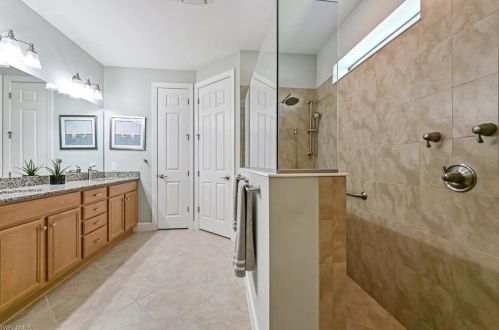 16157 Camden Lakes Cir, Naples FL  34110-2880 exterior