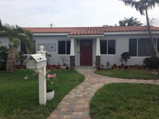 6710 5th Ter, Miami, FL 33144-3647