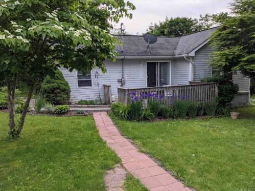 5 Forest Ln, Yorktown Hgts NY  10598-6507 exterior