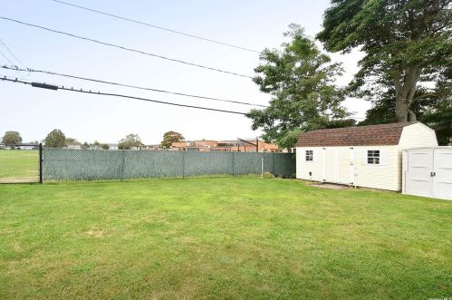 4028 Jean Ave, Bethpage NY  11714-4521 exterior