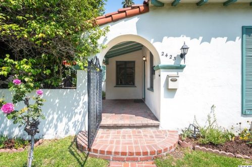 2423 Hollister Ter, Glendale, CA 91206-3037