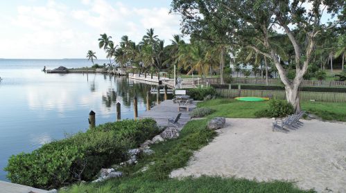 120 Shore Dr, Key Largo FL  33037-2422 exterior