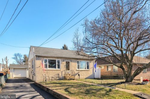 4721 Aubrey Ave, Philadelphia, PA 19114-3728