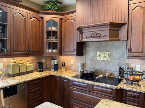 469 Mountain Rd, Sparta, NJ 07871-3531