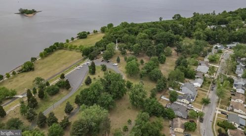 522 Princeton Ave, West Deptford NJ  08063-1540 exterior