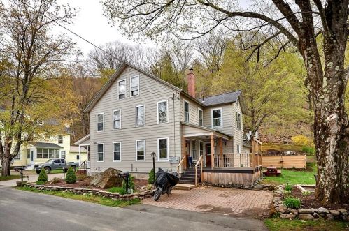 11 Church St, Colrain, MA 01340-9764