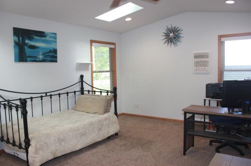 2326 Pawnee Dr, London OH  43140-9018 exterior