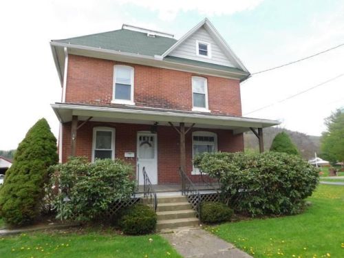 823 Main St, Youngsville, PA 16371-1055