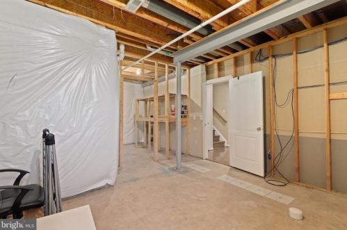 15843 Fourmile Creek Ct, Haymarket VA  20169-5427 exterior