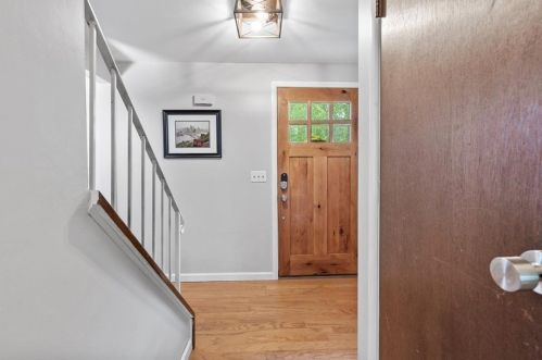 147 Carriage Hill Rd, Glenshaw, PA 15116-1044