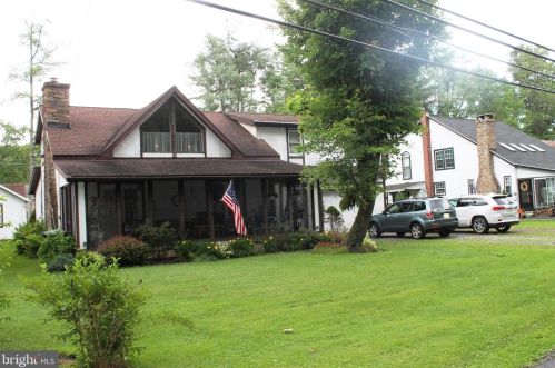 324 Lake Front Dr, Molino, PA 17961-9627