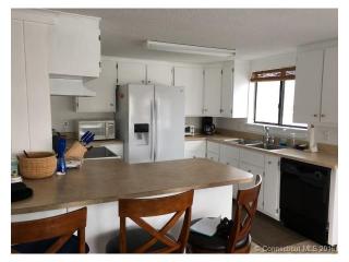 358 Shore Ave, Groton CT  06340-8843 exterior