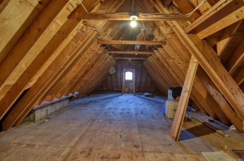 8 Silo Ln, Warwick NY  10990-2872 exterior