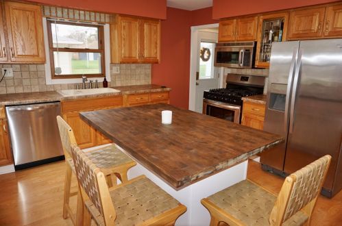 3773 68th St, Milwaukee WI  53220-1828 exterior