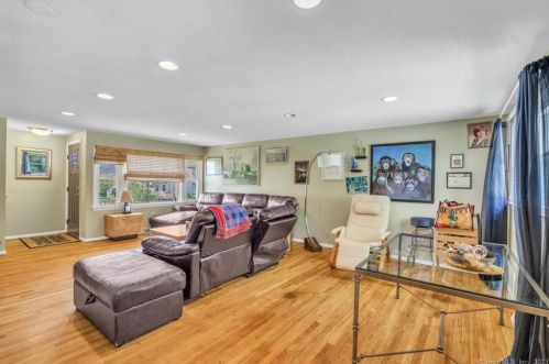 35 Keeney St, Manchester CT 06040-7054 exterior