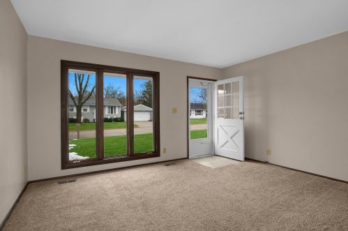 3011 Scarlett Dr, La Crosse, WI 54601-8104