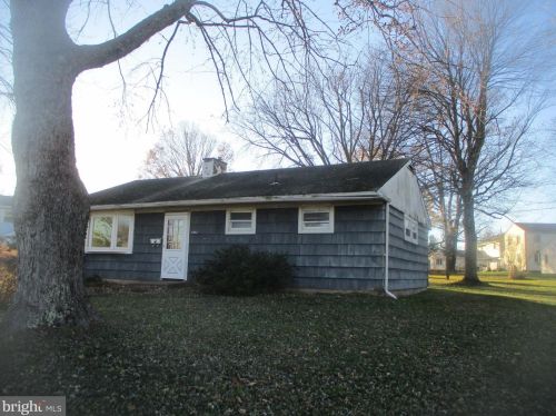 1024 Harding Rd, Southampton, PA 18966-3264
