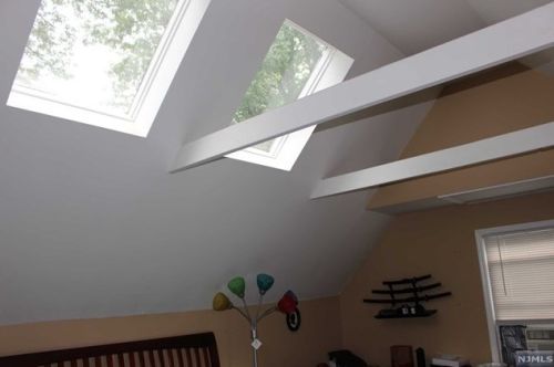 98 Howland Ave, Teaneck NJ  07666-6042 exterior