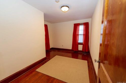 80 Watkins Ave, Middletown NY 10940-4529 exterior