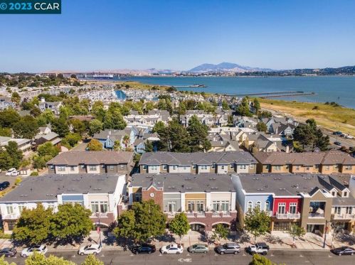 296 1 St, Benicia CA 94510-3553 exterior