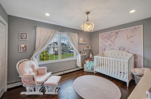 142 Reynolds Rd, West Islip NY  11795-2917 exterior