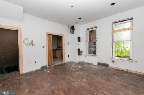 568 Spruce St, Camden NJ  08103-2131 exterior