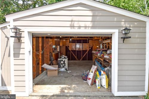 8913 Lagrange St, Lorton VA  22079-1626 exterior