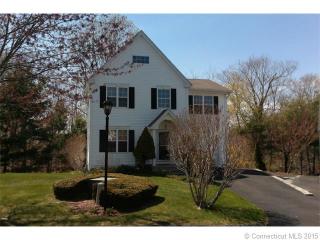 22 Lakeview Dr, Branford, CT 06405-4044