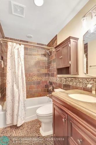 10579 Bobbie Ln, West Palm Beach FL  33411-3042 exterior
