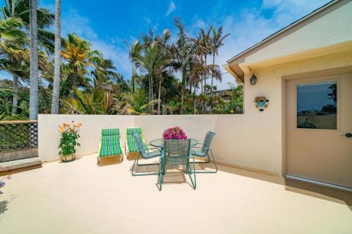 4438 Pescadero Ave, San Diego CA 92107-3629 exterior