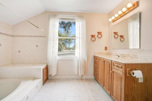 4810 Ferncreek Ave, Orlando FL  32806-7835 exterior