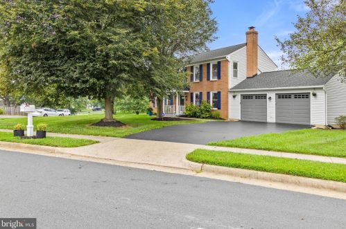 10157 Yorktown Way, Great Falls, VA 22066-4209
