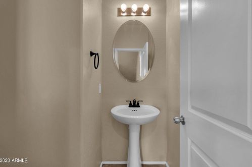 2222 77th Dr, Phoenix AZ  85035-5112 exterior