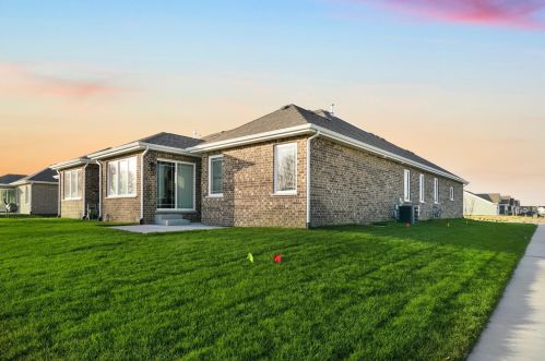 8335 107th Pl, Dyer IN  46373-8656 exterior