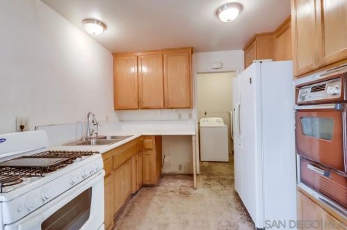 5735 Amarillo Ave, La Mesa CA 91942-2889 exterior