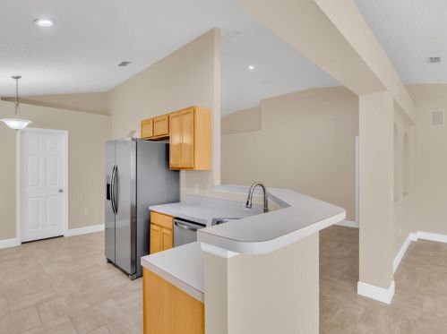 1220 25th Ter, Vero Beach FL 32968-5068 exterior