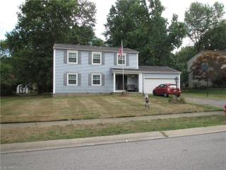 2016 Kingsdale Dr, Cuyahoga Falls, OH 44224-1824