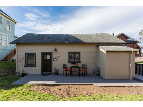 659 31st St, Tongue Point, OR 97103-2719