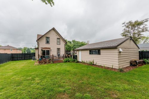 1109 Baxter St, Waukesha, WI 53186-3870