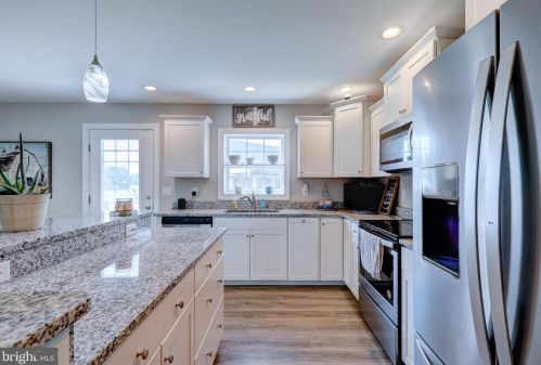 4 Highland Dr, Seaford DE  19973-4827 exterior