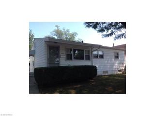 2957 Stockton St, Akron, OH 44314-1007