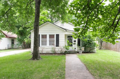 1121 Hudgins Ave, Fort Worth, TX 76111-4832